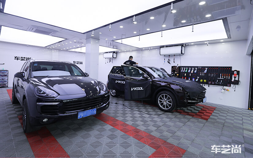 專業(yè)貼膜車間