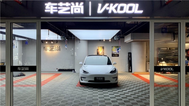 特斯拉MODEL3 全車都是玻璃確定不熱么！！