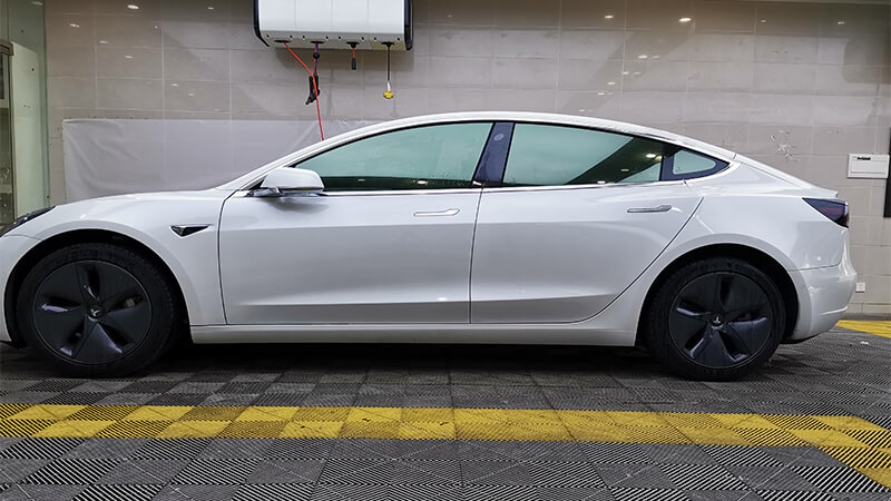 特斯拉Model 3貼膜選擇威固V70+K14，效果如何？