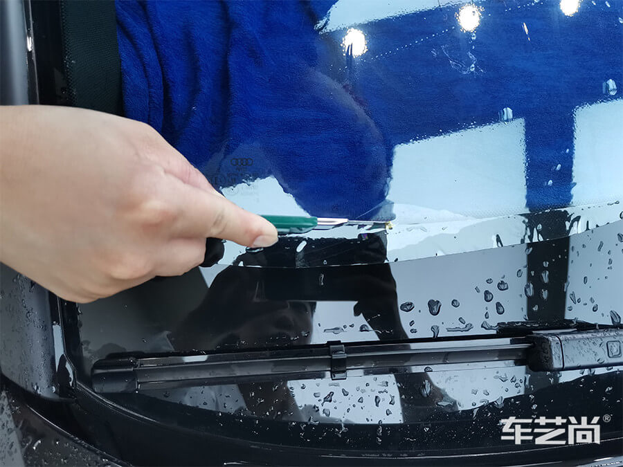 汽車貼膜時(shí)墊片裁膜會(huì)傷到車漆嗎？