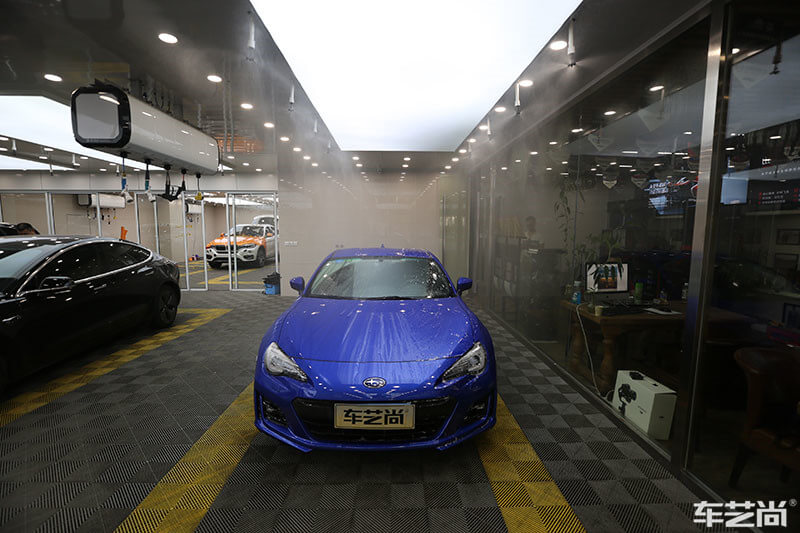 汽車貼膜時(shí)無(wú)塵噴淋的好處是什么？