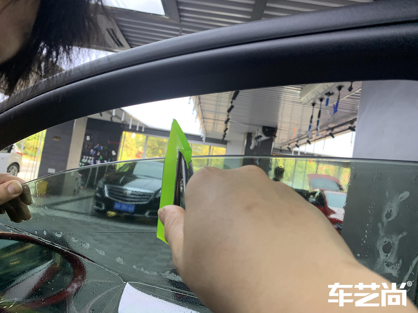 保時(shí)捷卡宴裝貼威固V70+V40，施工流程展示（圖十六）