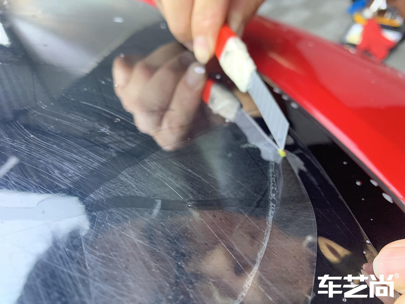 保時(shí)捷卡宴裝貼威固V70+V40，施工流程展示（圖九）
