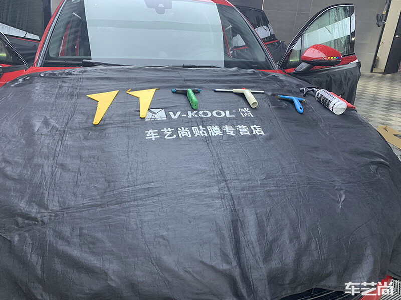 保時(shí)捷卡宴施工威固隔熱膜案例圖片七