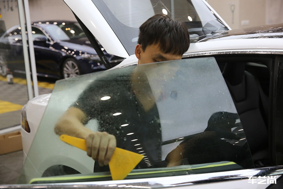特斯拉 MODEL S威固隔熱膜汽車貼膜施工案例（6）