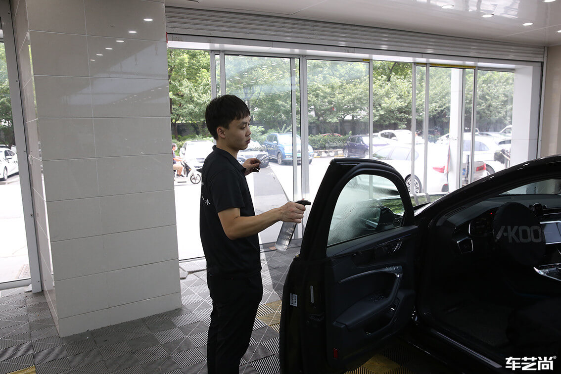 奧迪 A6L裝貼威固隱形車衣，施工流程展示（4）