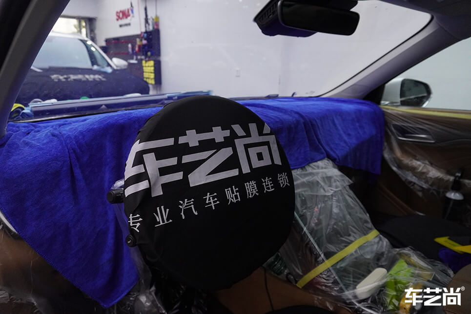 榮威RX5施工威固玻璃膜，施工流程+效果圖展示（2）