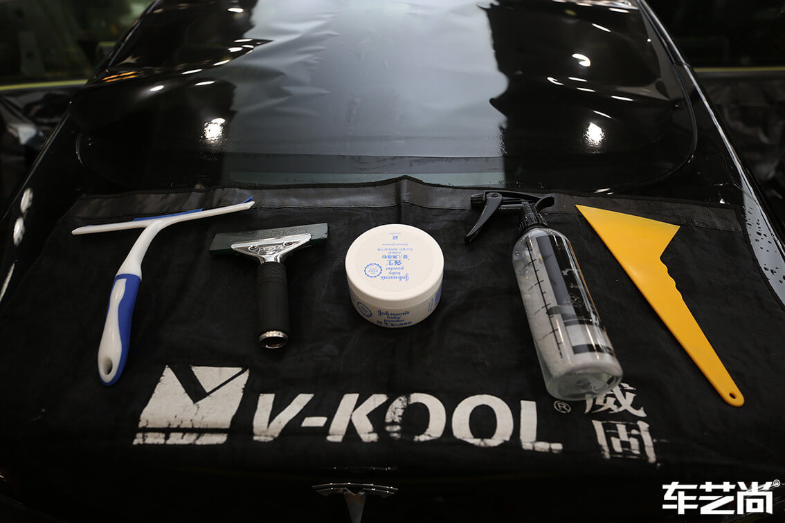 特斯拉Model 3施工威固隔熱膜施工流程細(xì)節(jié)圖展示圖（13）