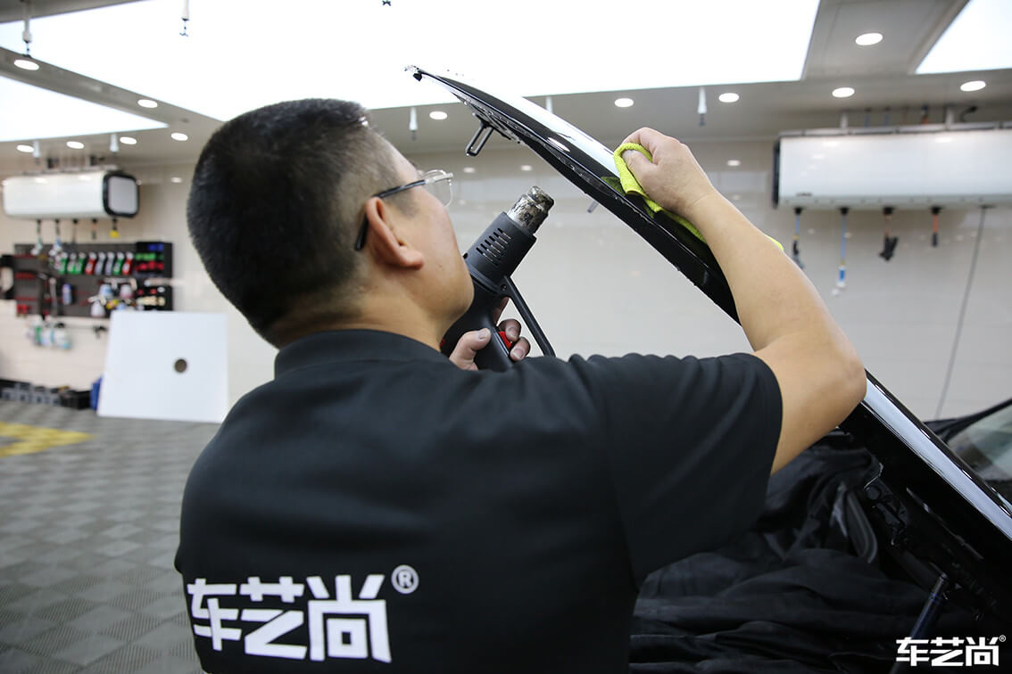 寶馬X3裝貼威固隱形車衣，施工流程展示（11）