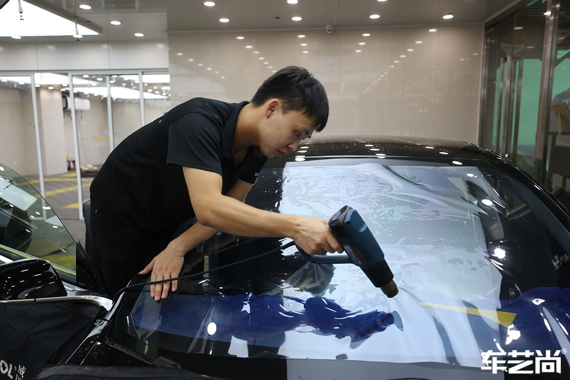 特斯拉Model 3施工威固隔熱膜施工流程細(xì)節(jié)圖展示圖（12）