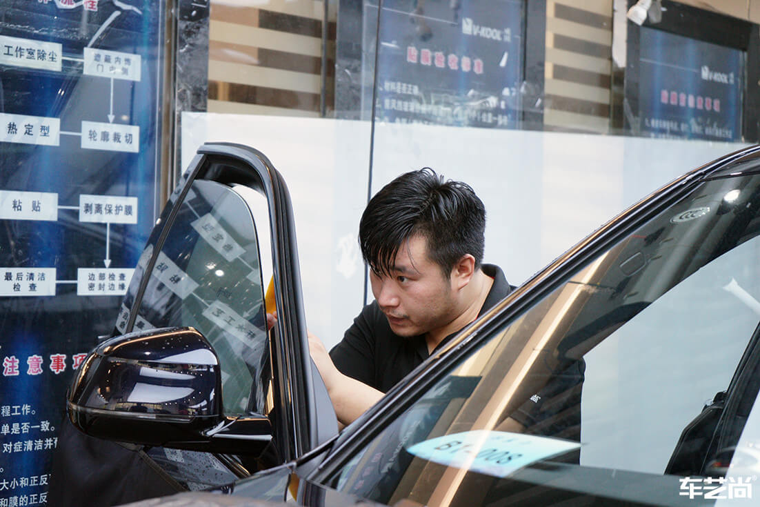 寶馬X6貼威固玻璃膜，安全隔熱效果好?。?）