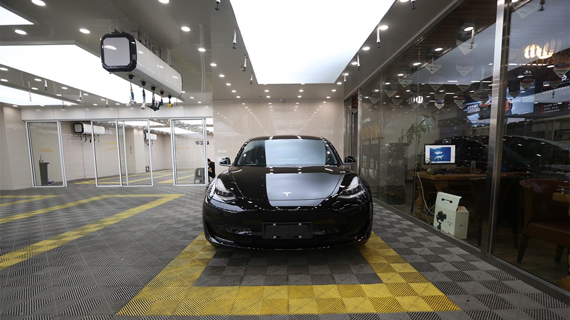 特斯拉Model 3施工威固隔熱膜施工流程細(xì)節(jié)圖展示