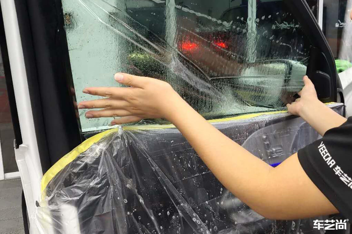 奔馳裝貼威固隔熱膜 車藝尚御水店施工（7）