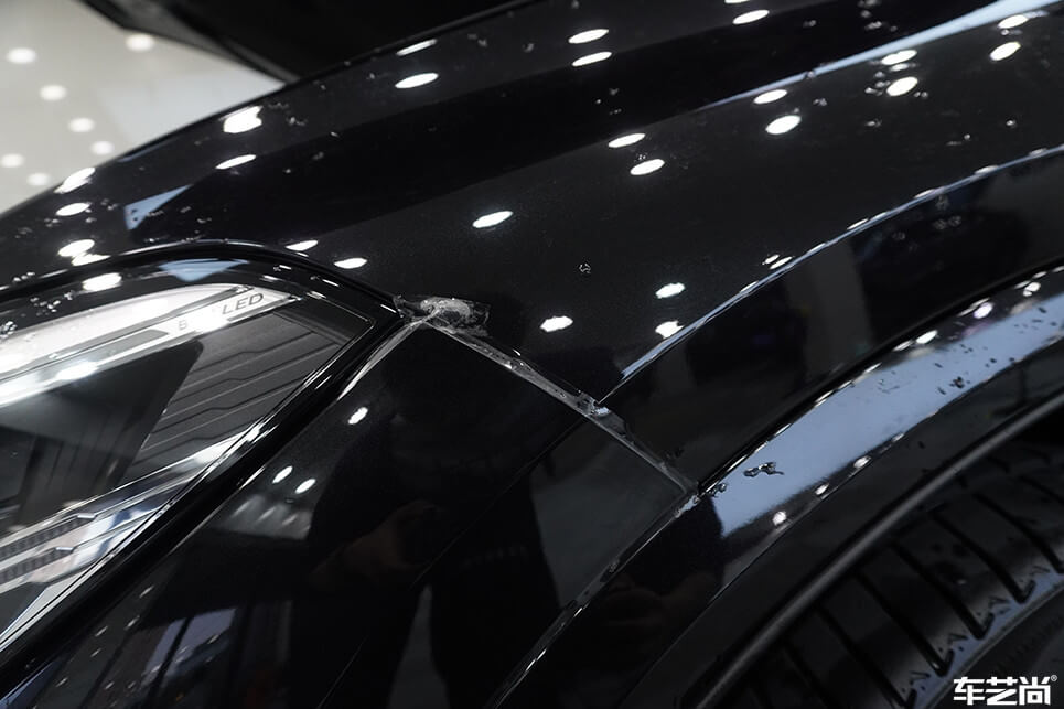 寶馬X5裝貼威固隱形車(chē)衣，施工流程展示（6）