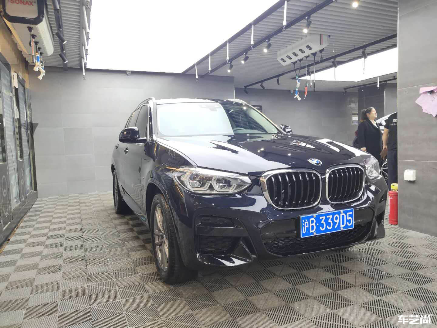 寶馬X3施工威固隱形車(chē)衣，裝貼流程展示（13）