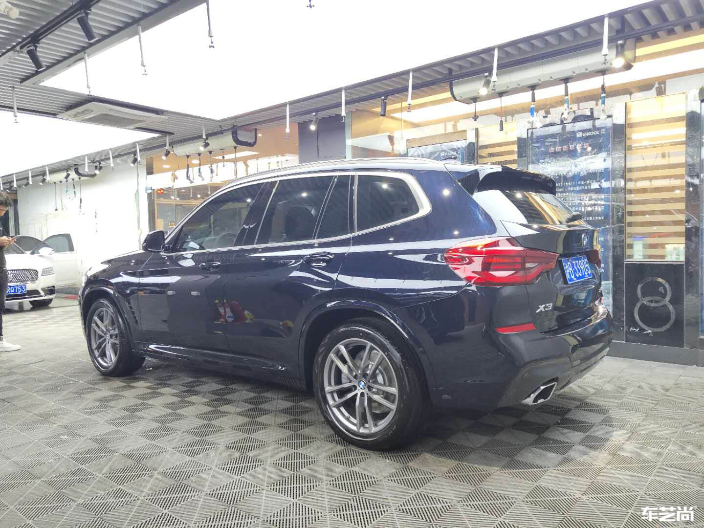 寶馬X3施工威固隱形車(chē)衣，裝貼流程展示（15）
