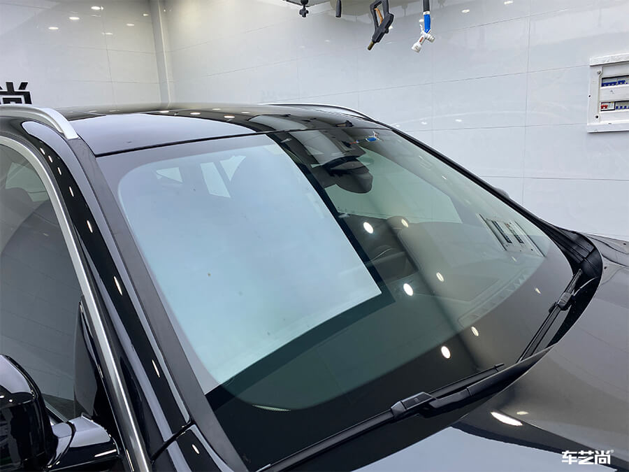 寶馬X3在車藝尚裝貼威固隔熱膜施工流程展示（11）