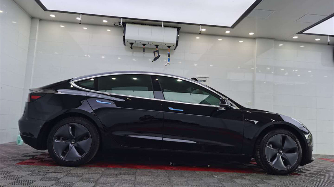 特斯拉Model 3施工威固隔熱膜，多重保護(hù)