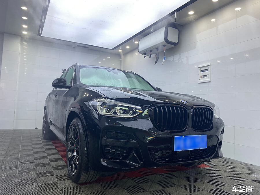 寶馬X3在車藝尚裝貼威固隔熱膜施工流程展示（2）
