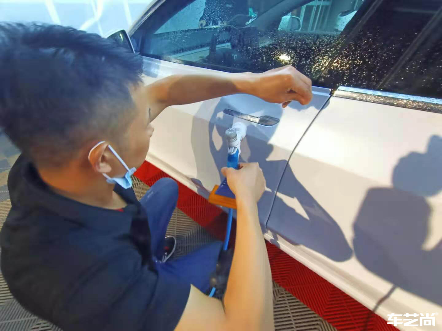 特斯拉Model 3施工威固隱形車衣，施工流程（5）