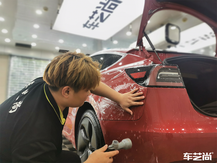 特斯拉Model 3施工威固隔熱膜案例流程展示（9）