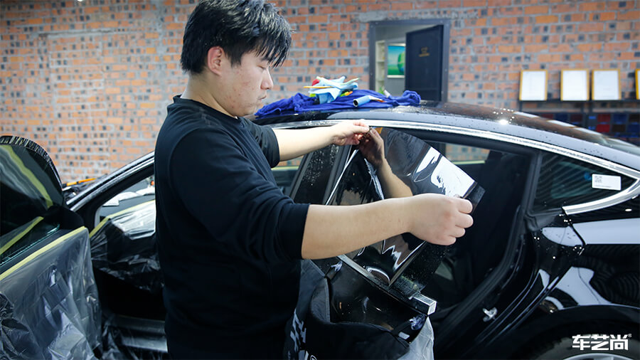 特斯拉Model 3施工威固隔熱膜，施工流程展示（11）