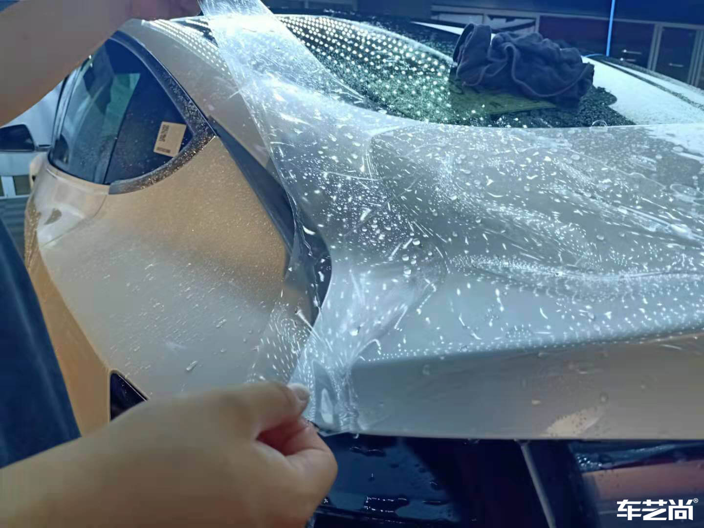 特斯拉Model 3施工威固隱形車衣，施工流程（3）