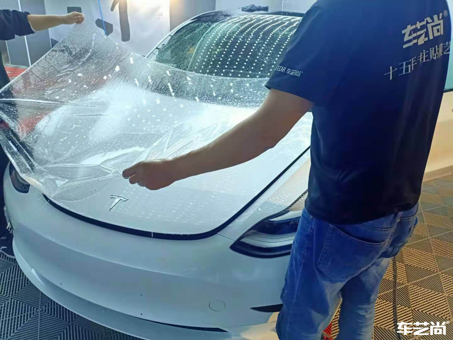 特斯拉Model 3施工威固隱形車衣，施工流程（7）