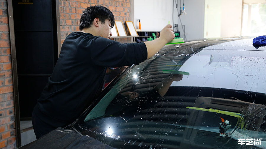 特斯拉Model 3施工威固隔熱膜，施工流程展示（2）