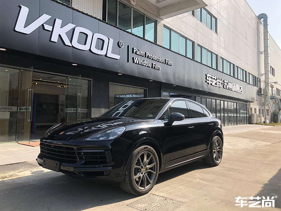 保時(shí)捷卡宴為什么選擇車藝尚施工玻璃膜？（13）