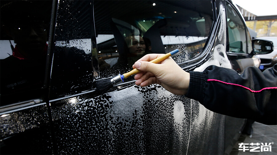 豐田埃爾法選擇車(chē)藝尚，施工隱形車(chē)衣案例分享（1）