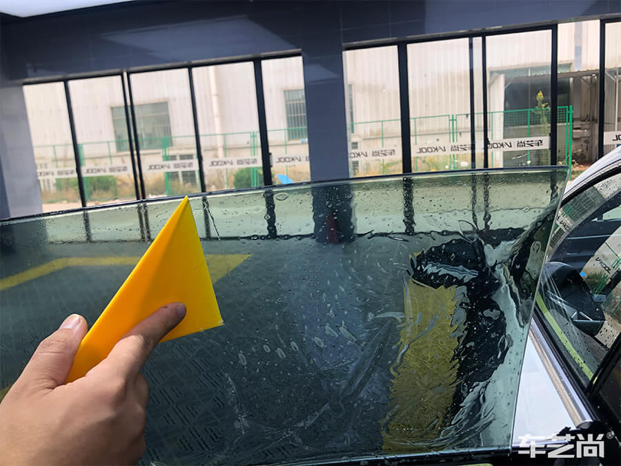 小鵬 P7極致防護(hù)，選擇車藝尚施工威固隔熱膜（8）