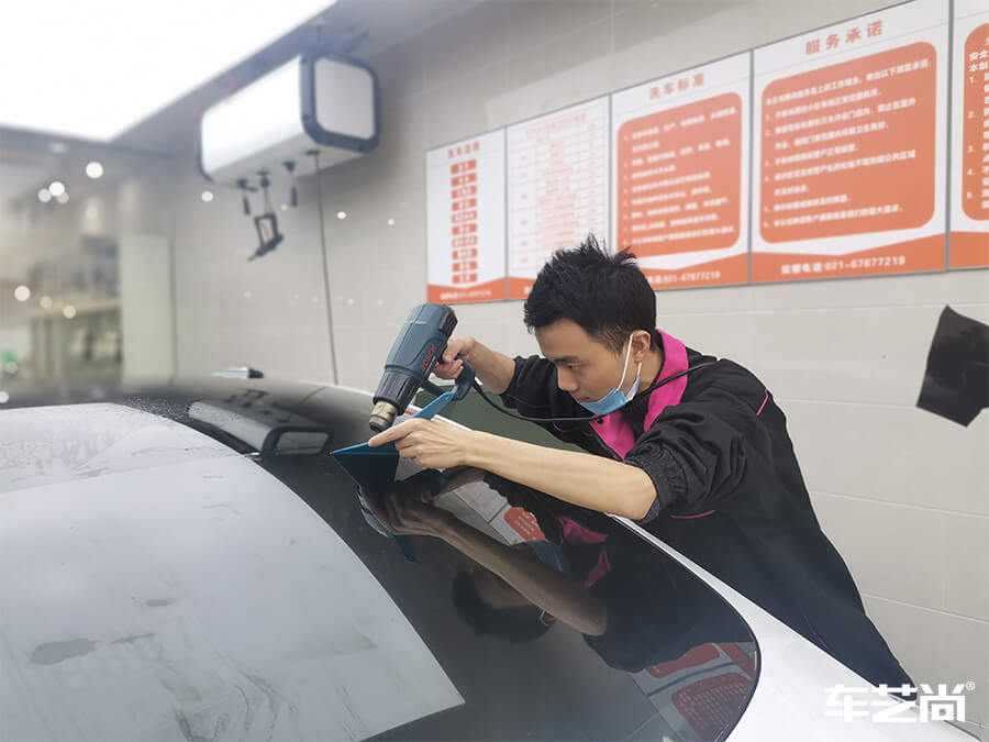 上海車藝尚為特斯拉 Model3施工威固玻璃膜（4）
