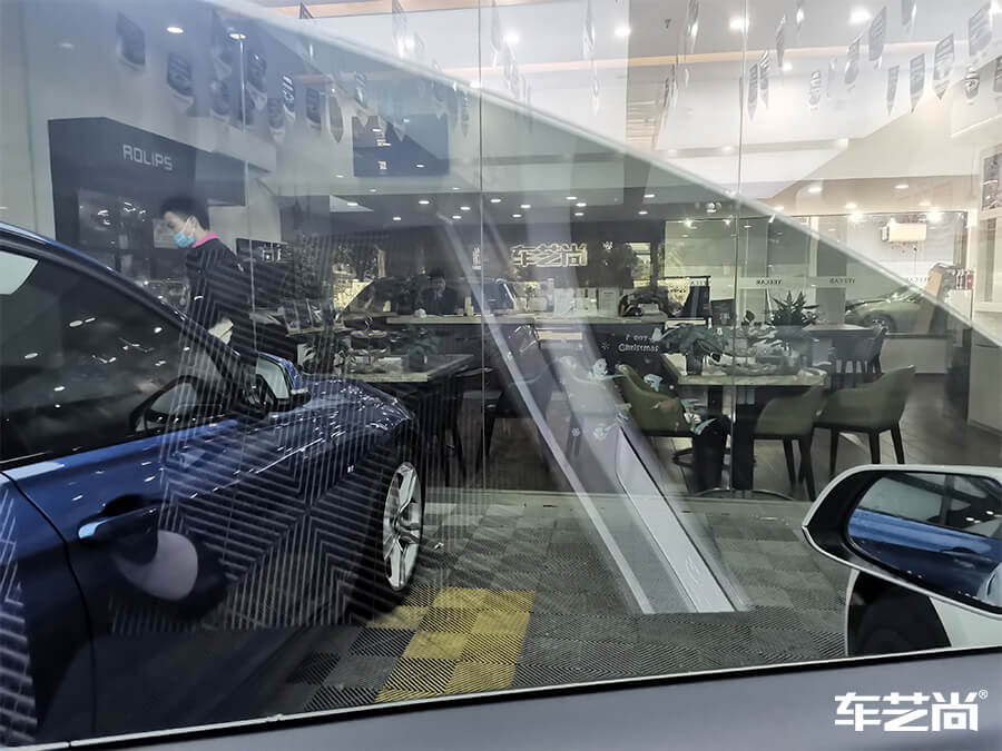 上海車藝尚為特斯拉 Model3施工威固玻璃膜（8）