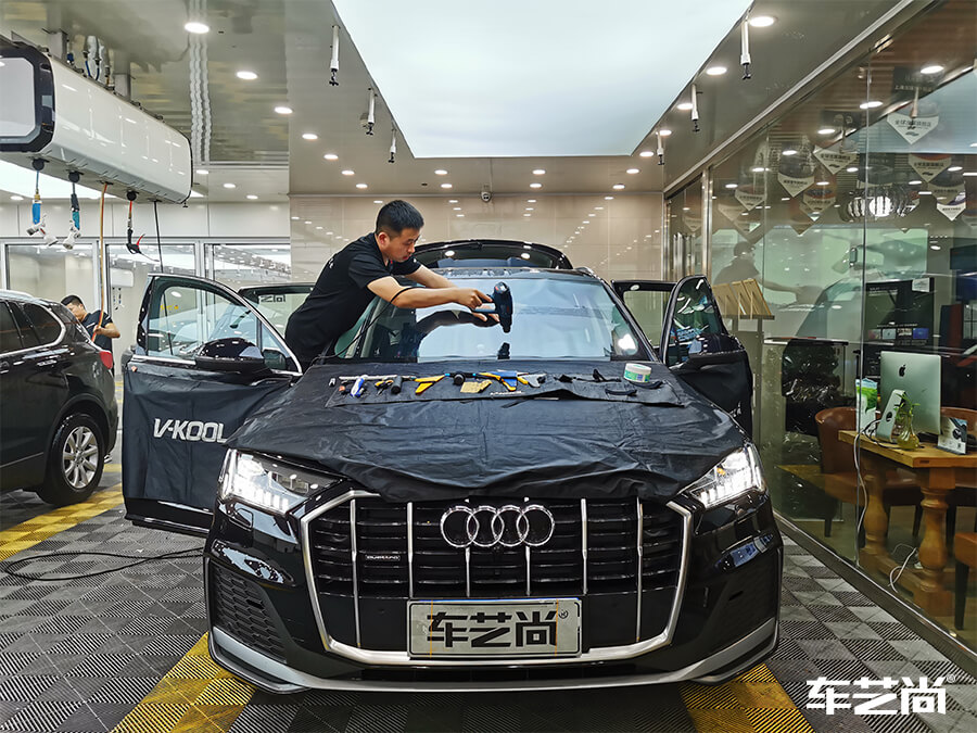 奧迪Q7裝貼威固隔熱膜，施工流程展示（5）