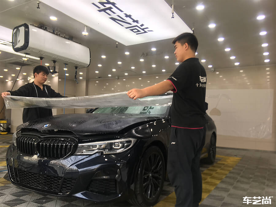 寶馬3系裝貼威固隱形車衣，流程展示（3）