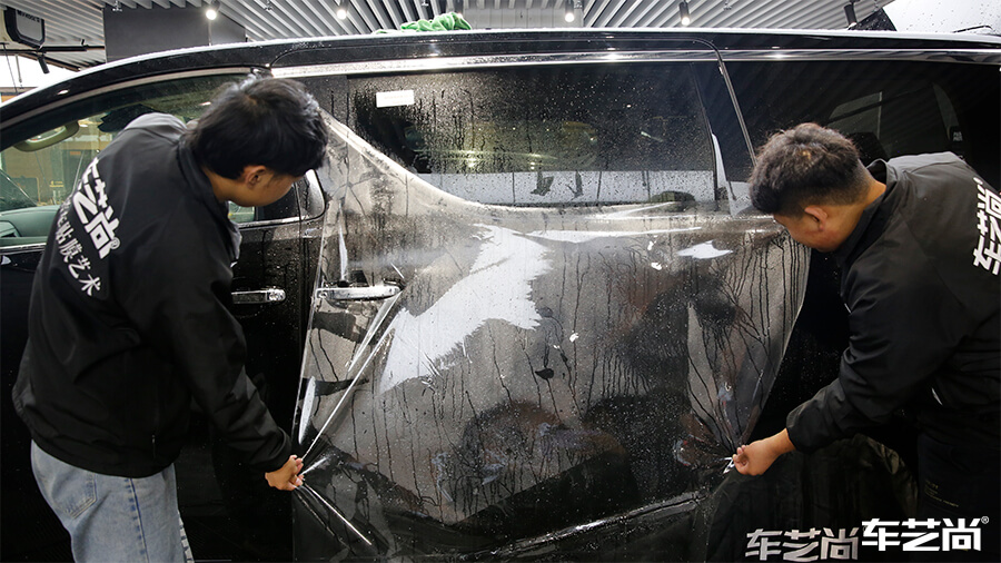 豐田埃爾法選擇車(chē)藝尚，施工隱形車(chē)衣案例分享（10）