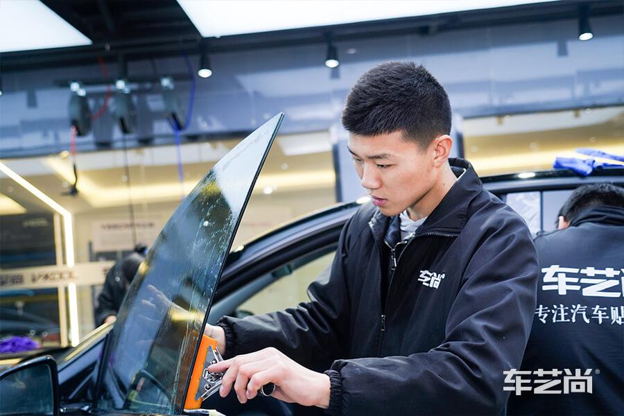 百公里加速幾秒的特斯拉MODEL Y，裝貼威固隔熱膜（9）