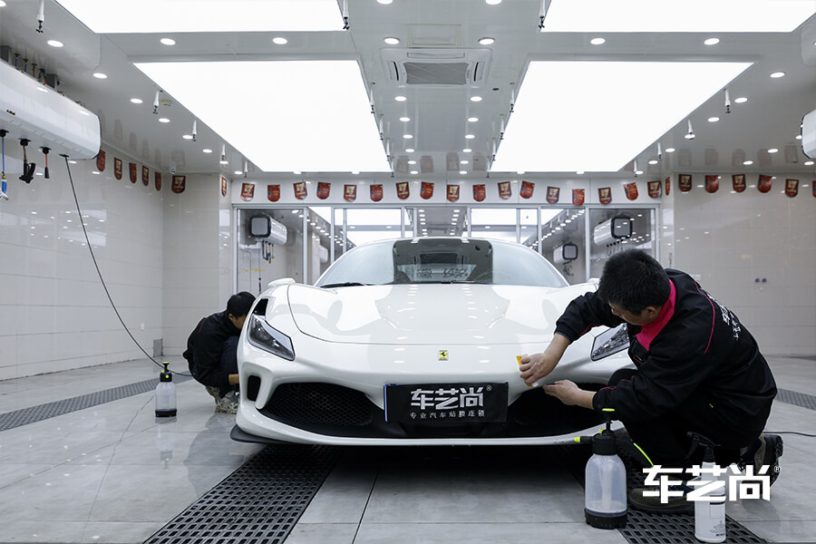 當(dāng)家跑車法拉利 選擇車藝尚裝貼威固隱形車衣（3）