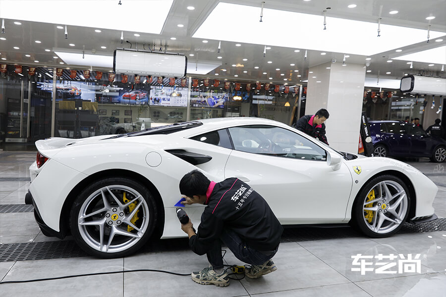 當(dāng)家跑車法拉利 選擇車藝尚裝貼威固隱形車衣（8）