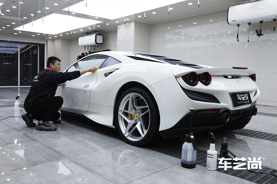 當(dāng)家跑車法拉利 選擇車藝尚裝貼威固隱形車衣（5）