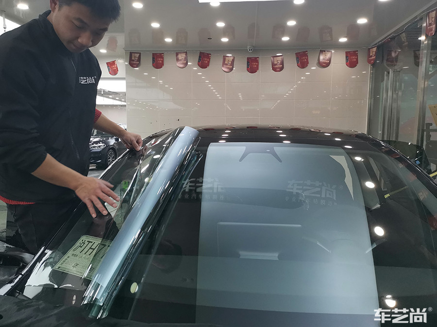 特斯拉Model 3施工威固隔熱膜過程展示（圖四）