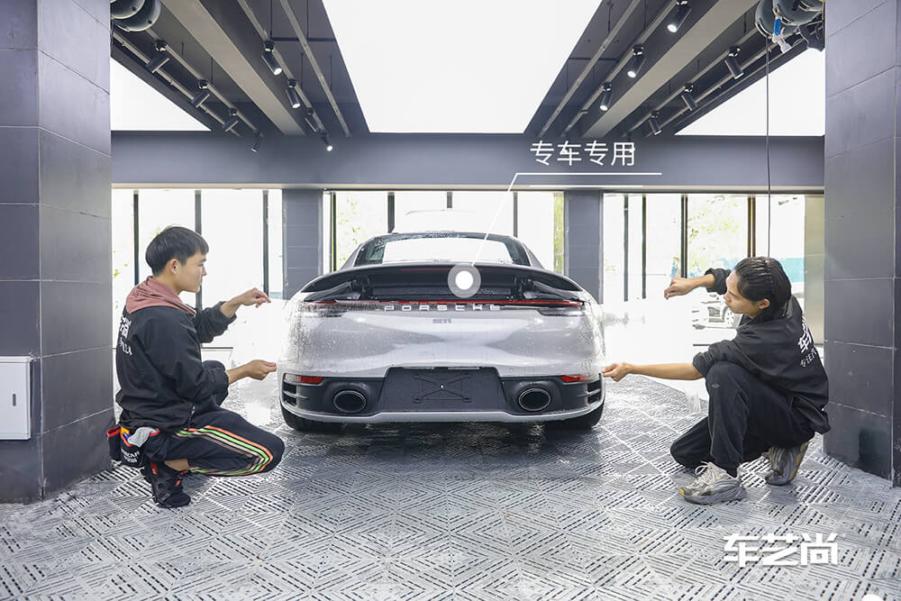 保時(shí)捷911施工威固漆面保護(hù)膜過程展示（圖十二）