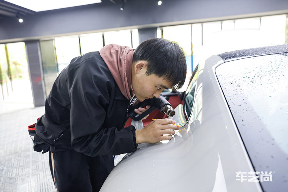 保時(shí)捷911施工威固漆面保護(hù)膜過程展示（圖五）