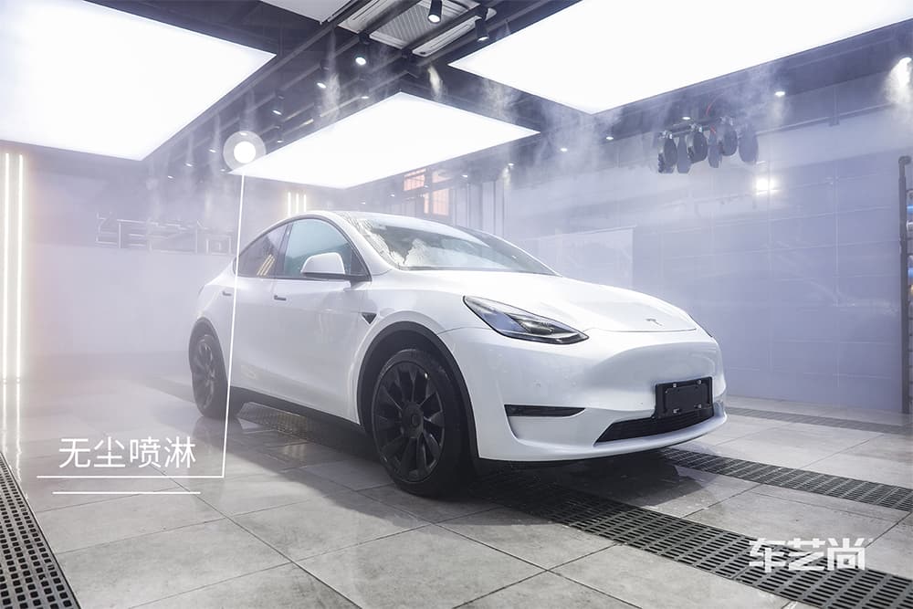 特斯拉ModelY白色施工威固漆面保護(hù)膜過程及效果展示（圖二）