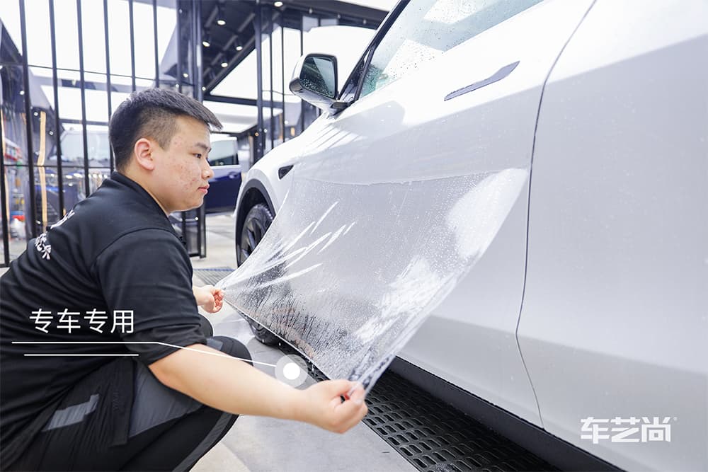 特斯拉ModelY白色施工威固漆面保護(hù)膜過程及效果展示（圖七）