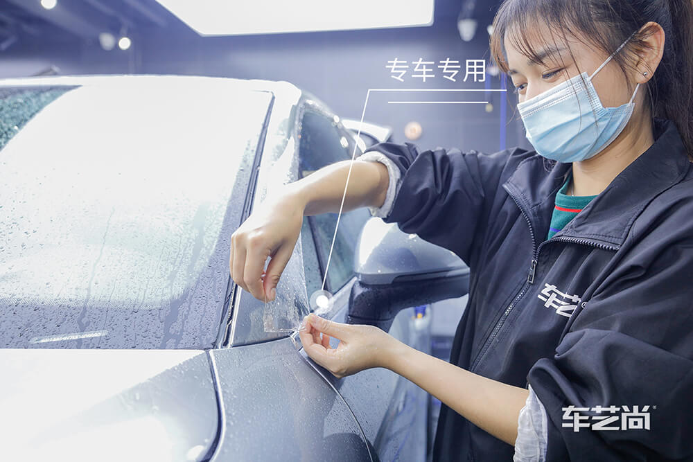 保時捷卡宴裝貼威固漆面保護(hù)膜過程展示（圖七）