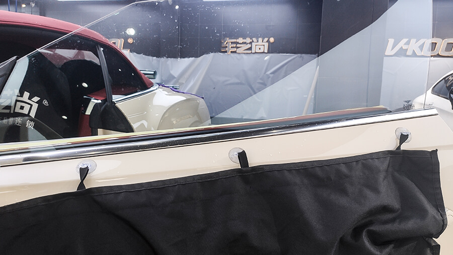 豪華跑車賓利歐陸GT施工威固VP70隔熱膜（圖5）