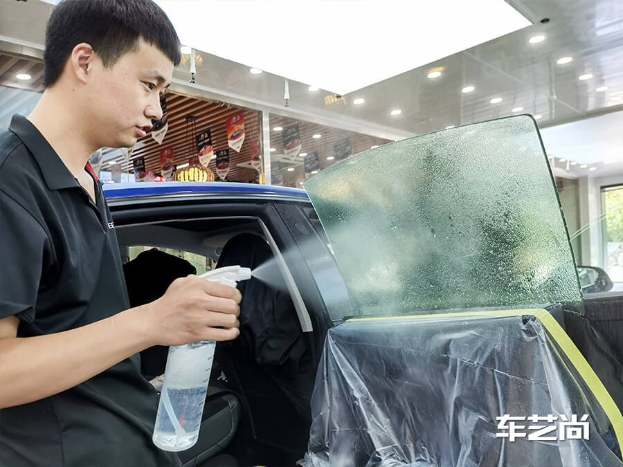藍色特斯拉3施工威固玻璃膜VK70+K15（圖10）